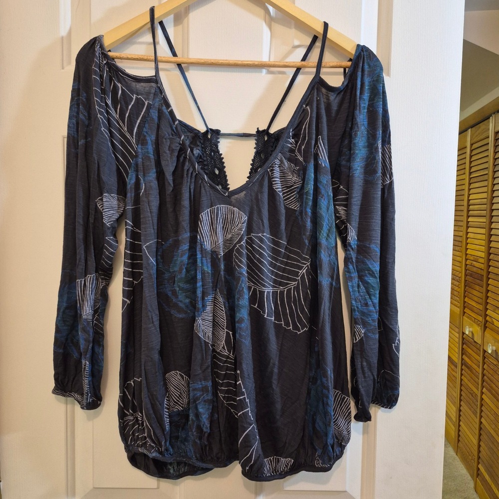 Free People Women Charcoal Gray Blue Tropical Leaf Cold Shoulder Blouse Size M